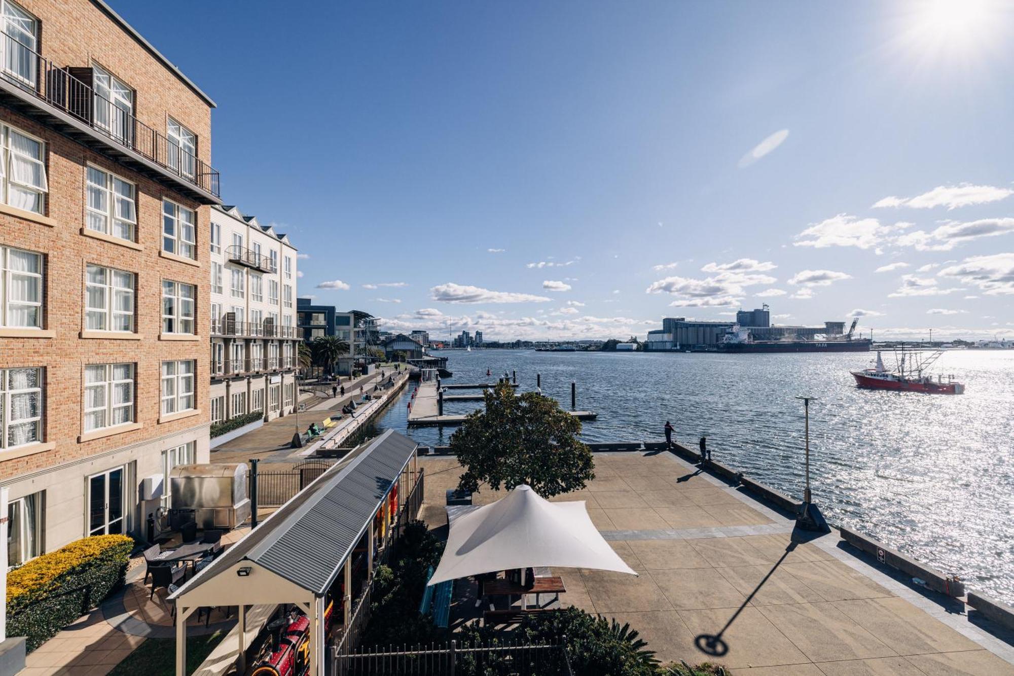 Rydges Newcastle Hotel Exterior foto